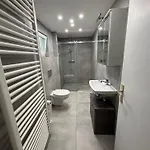 Δωμάτια σε οικογενειακή κατοικία 92 Κόμπλεντς
