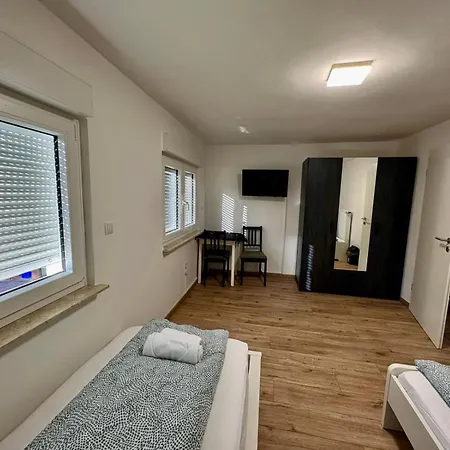 בית אירוח 92