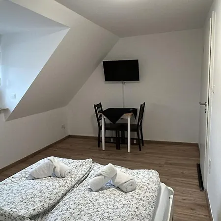 92 Alloggio in famiglia *